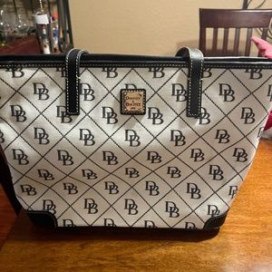 Dooney  and Bourke tote bag